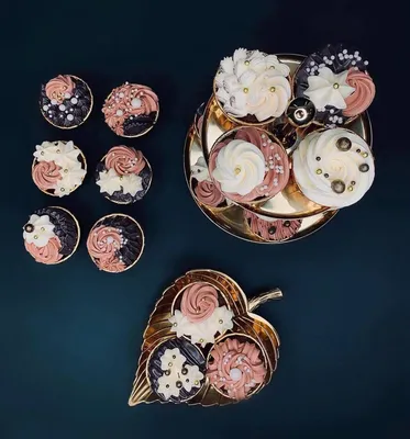Капкейки на заказ с днем рождения - цены | купить в Санкт-Петербурге в  кондитерской на заказ Авторские десерты БуЛавка