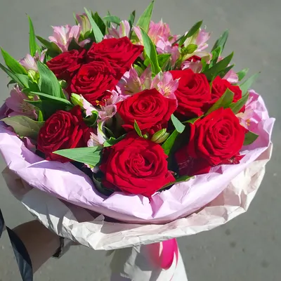Букет цветов для любимой – розы с доставкой по Москве и Московской области