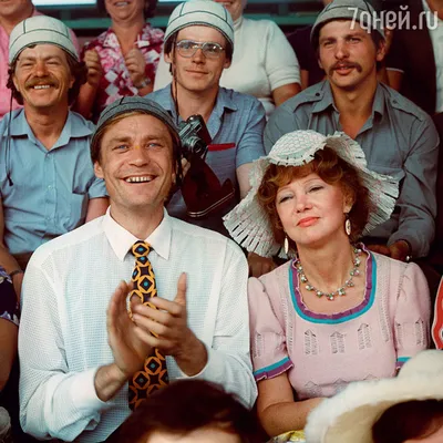 Как изменились актеры фильма Любовь и голуби (1984): Людка, Оля, баба Шура  и еще 7 персонажей