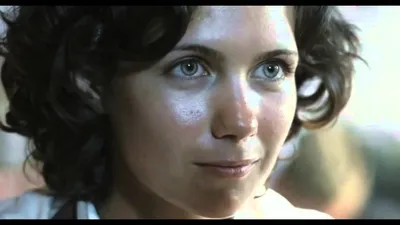 Глаз не оторвать: как выглядит молодая жена Черепа из фильма «Мы из будущего »