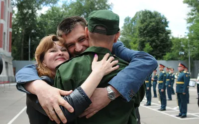 Ответы Mail.ru: Жду сына с армии... придёт через 2 недели , что приготовить  на встречу ?