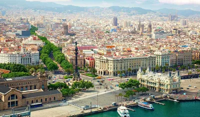 Барселона толпилась вид сверху района города Стоковое Изображение -  изображение насчитывающей переполненный, город: 178606017