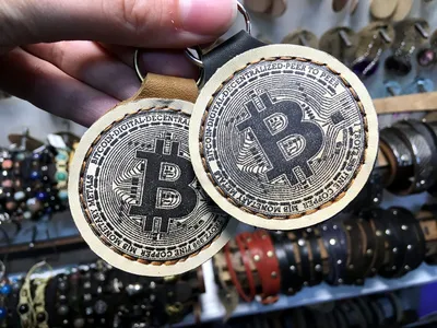Монета коллекционная сувенирная литая, денежный талисман (оберег, амулет) в  кошелёк, сувенир в личную коллекцию \"Биткоин, биткойн, bitcoin\" купить по  выгодной цене в интернет-магазине OZON (221808119)