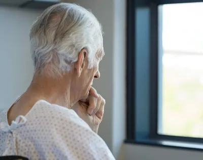 Симптомы разных стадий болезни Альцгеймера - Senior Group