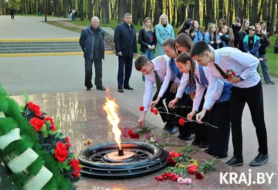 В честь Дня Героев Отечества, в Парке Победы зажгли вечный огонь