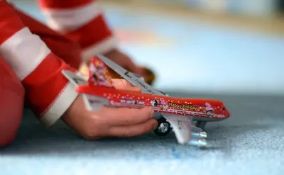 дети самолета рисуя пассажира S Стоковое Фото - изображение насчитывающей  каникула, технология: 42120746