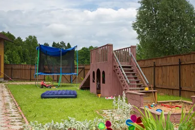 Как сделать безопасную детскую площадку на даче своими руками | PriceMedia