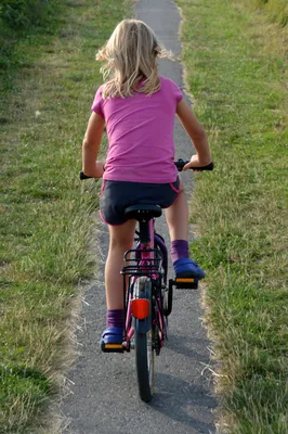 Девушки на велосипедах со спины (62 фото) - красивые картинки и HD фото