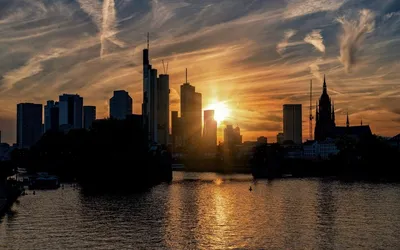 Майнхэттен»: Как немецкий Франкфурт-на-Майне превратился в город  небоскребов. ФОТОРЕПОРТАЖ — последние Новости на Realt