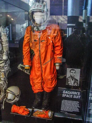Исторический факт: на шлеме первого человека в космосе Юрия Гагарина не  было надписи «СССР» ;-)