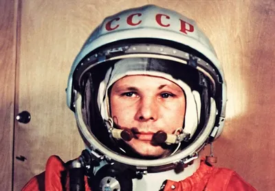 Сколько у Гагарина было скафандров, кто написал буквы СССР на шлеме и какие  подарки получил первый в мире космонавт после возвращения на Землю | Men  Today | Дзен