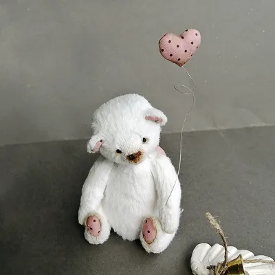 Мягкая игрушка Мишка с сердечком 20 см. - купить с доставкой по выгодным  ценам в интернет-магазине OZON (287220227)