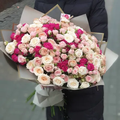 Скорая подарочная помощь - Огромный букет красных роз - шикарный подарок  для вашей любимой!❤️❤️❤️ https://kaluga-podarki.ru | Facebook