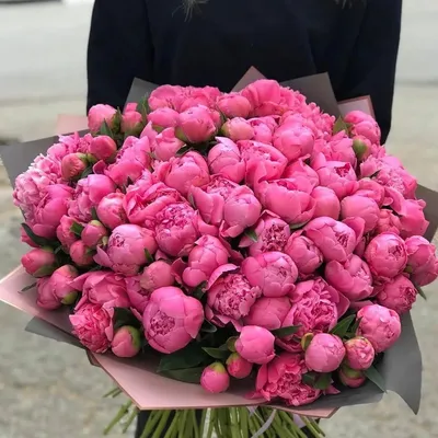Купить большой букет в корзине в СПб ✿ Оптовая цветочная компания СПУТНИК