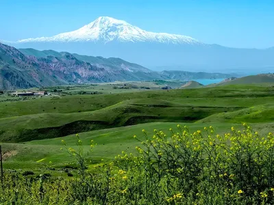 Mount Ararat (in Turkey) seen from Armenia Stock Photo - Alamy