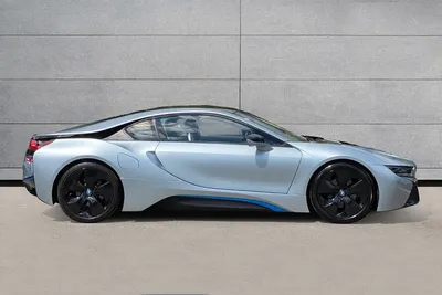 2019 BMW i8 Roadster First Drive: Cloth Roof, No Back Seat, More Money |  Review | Car and Driver