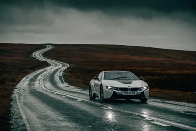 The Plug-In BMW i8 Is an Accessible Supercar Classic - eBay Motors Blog