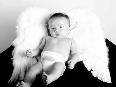 Baby Ангел С Крыльями Новорожденный Ребенок В Голубое Небо Облака —  стоковые фотографии и другие картинки Ангел - iStock
