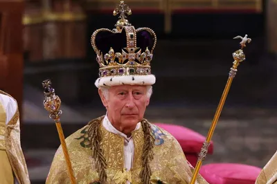 В Британии показали официальный портрет короля Чарльза III | Европейская  правда