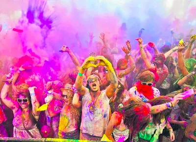 Как отмыть краску с лица и одежды после фестиваля красок Холи - Советы -  РИАМО в Люберцах