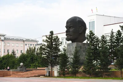 Скульптура. Голова В.И. Ленина