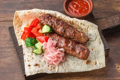 Заказать Люля-кебаб 730 руб. - бесплатная доставка Блюда на мангале и  шашлыки из ресторана восточной кухни BAHROMA