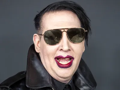 Marilyn Manson - mOBSCENE (Official Music Video) - YouTube