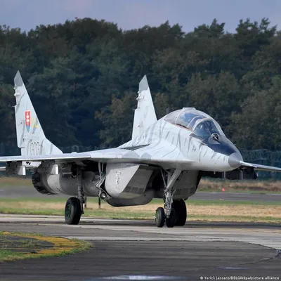 Ukraine updates: Slovakia to send MIG-29 jets to Ukraine – DW – 03/17/2023