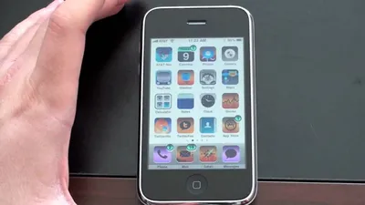 Apple iPhone 3Gs 3G smartphone with apps displayed on the screen isolated  with clipping path on gray background Stock Photo - Alamy