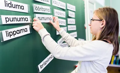 С 1 сентября учителя шести регионов начнут получать зарплату по-новому -  Российская газета
