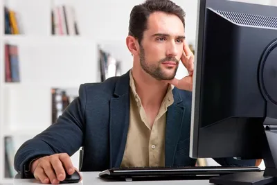 Сидячая работа за компьютером ухудшает состояние здоровья