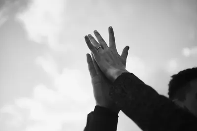 руки подняты к небу Stock Photo | Adobe Stock