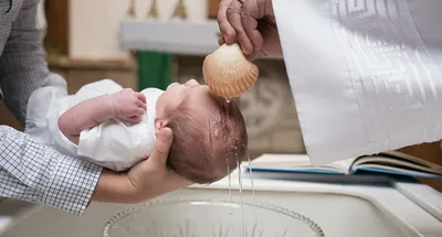 Что дарят на крещение мальчику и девочке — подарки ребенку на крещение от  гостей и родственников