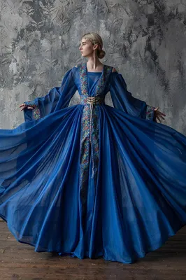 Синее вечернее платье в греческом стиле на тонких бретелях | КУПИТЬ-ПЛАТЬЕ.РУ  - интернет-магазин красивых платьев