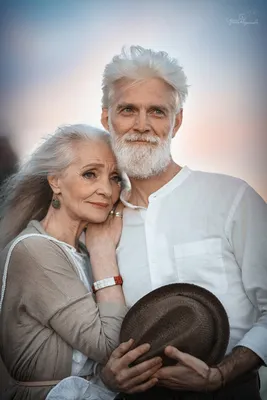 Старики и женщины стоковое изображение. изображение насчитывающей рука -  37078215