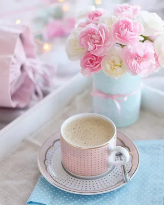 Доброе утро!Кофе в чашке, немного …» — создано в Шедевруме