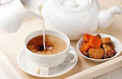 Чашка чая на подоконнике ,за окном…» — создано в Шедевруме
