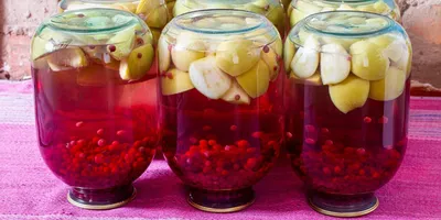 Компот из яблок и красной смородины на зиму: рецепт - Лайфхакер