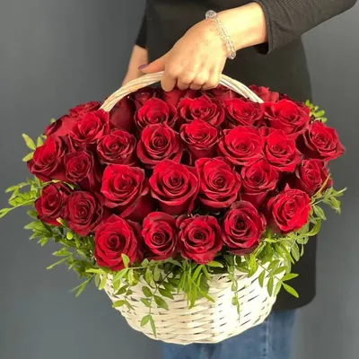 Красивый букет из 41 английской пионовидной и садовой розы по цене 13876  руб. заказать с доставкой по Москве - свежие цветы от интернет-магазина \"Во  имя розы\"