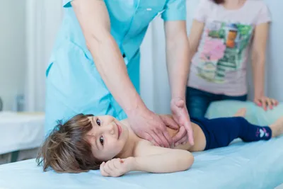 Как и какой массаж делать ребёнку с первого года жизни