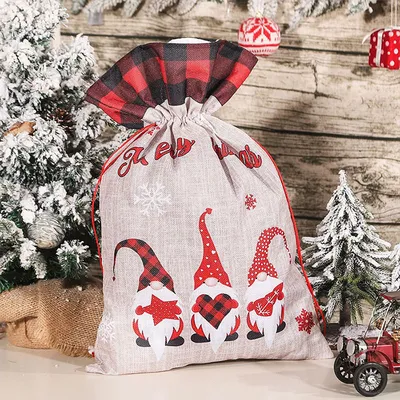 Мешочек подарочный новогодний, красный — купить мешочки по цене 49 руб  (a433384) оптом с логотипом | 100SUVENIROV.RU
