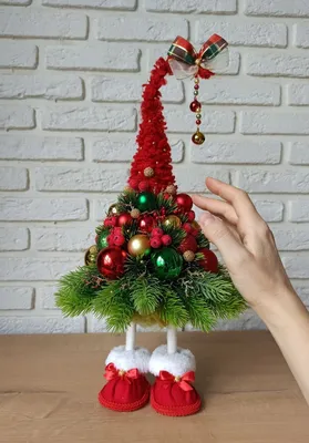 Курьеры-Деды Морозы и елка из плат оперативной памяти — смотрите, как  празднуют Новый год ИТ-компании Казахстана