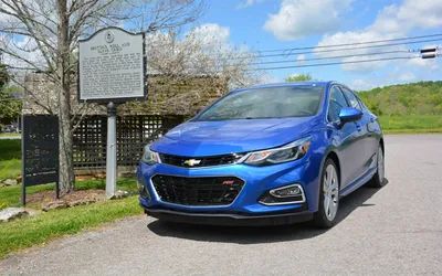 2016 Chevrolet Cruze looks good in blue (pictures) - CNET