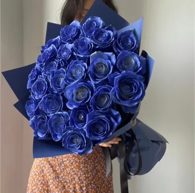 Купить Букет 9 синих роз в крафте R249 в Москве, цена 5 350 руб.