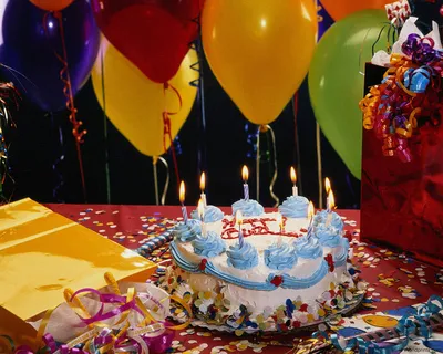 56 оригинальных идей, что можно подарить на день рождения – Canva