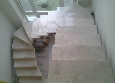 Металлические ступени для лестницы