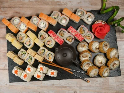 Роллы и суши сеты Алматы - доставка суши, роллов и пиццы на дом - GO SUSHI