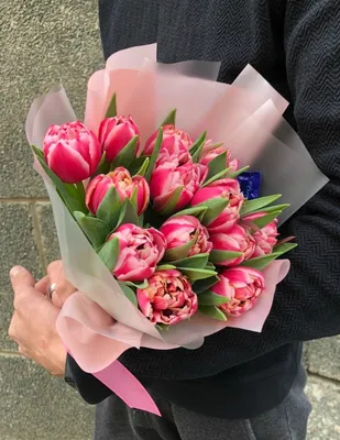 Нежные тюльпаны в коробке от 51 шт. за 10 490 руб. | Бесплатная доставка  цветов по Москве