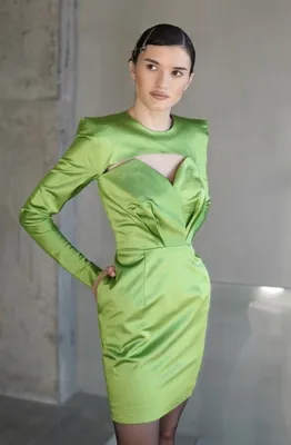 Купить шелковое зеленое платье с фантазийным вырезом в интернет-магазине  ZKOD