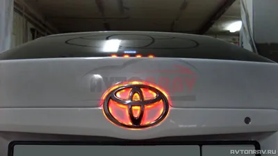 Эмблема Тойота с LED подсветкой 5D, цвет на выбор